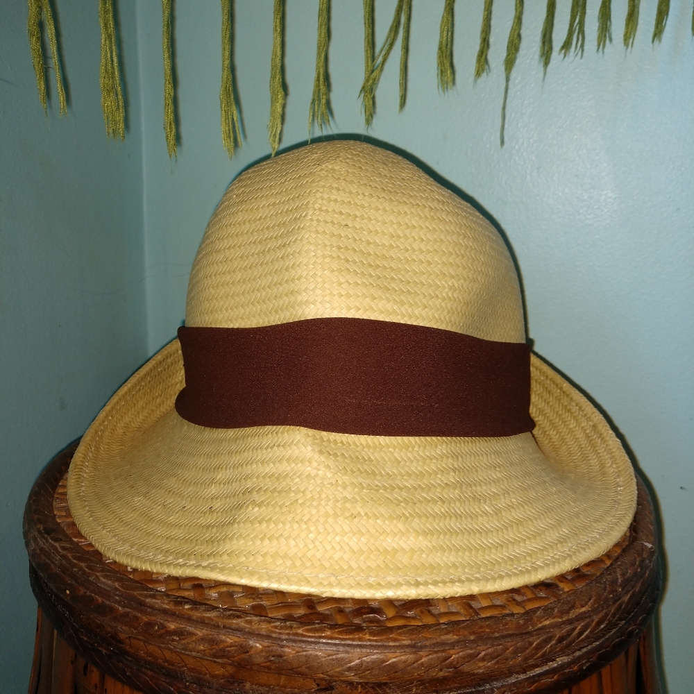 Classy Editorial Springtime Hat - Picture 5 of 5